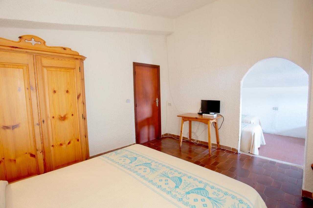 Hotel Al Faro San Teodoro  Ngoại thất bức ảnh