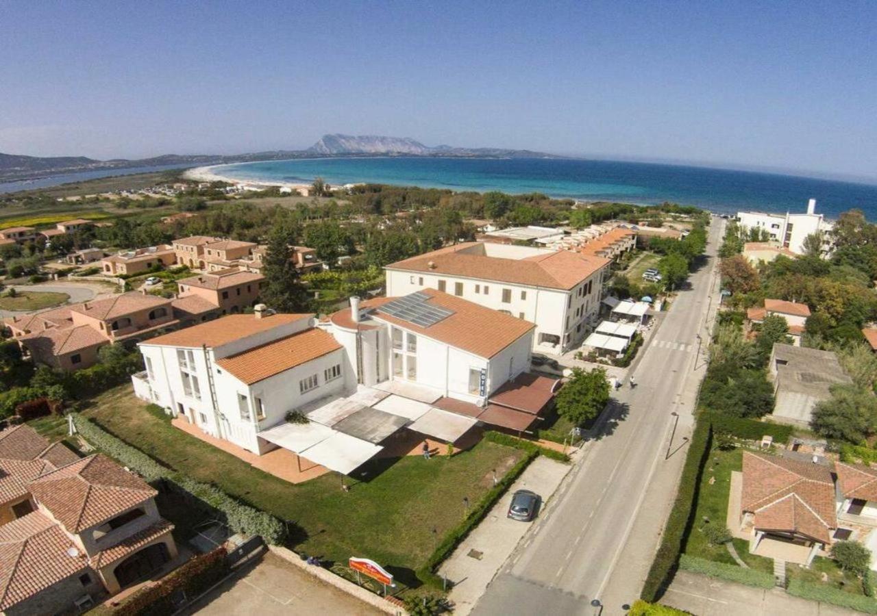 Hotel Al Faro San Teodoro  Ngoại thất bức ảnh