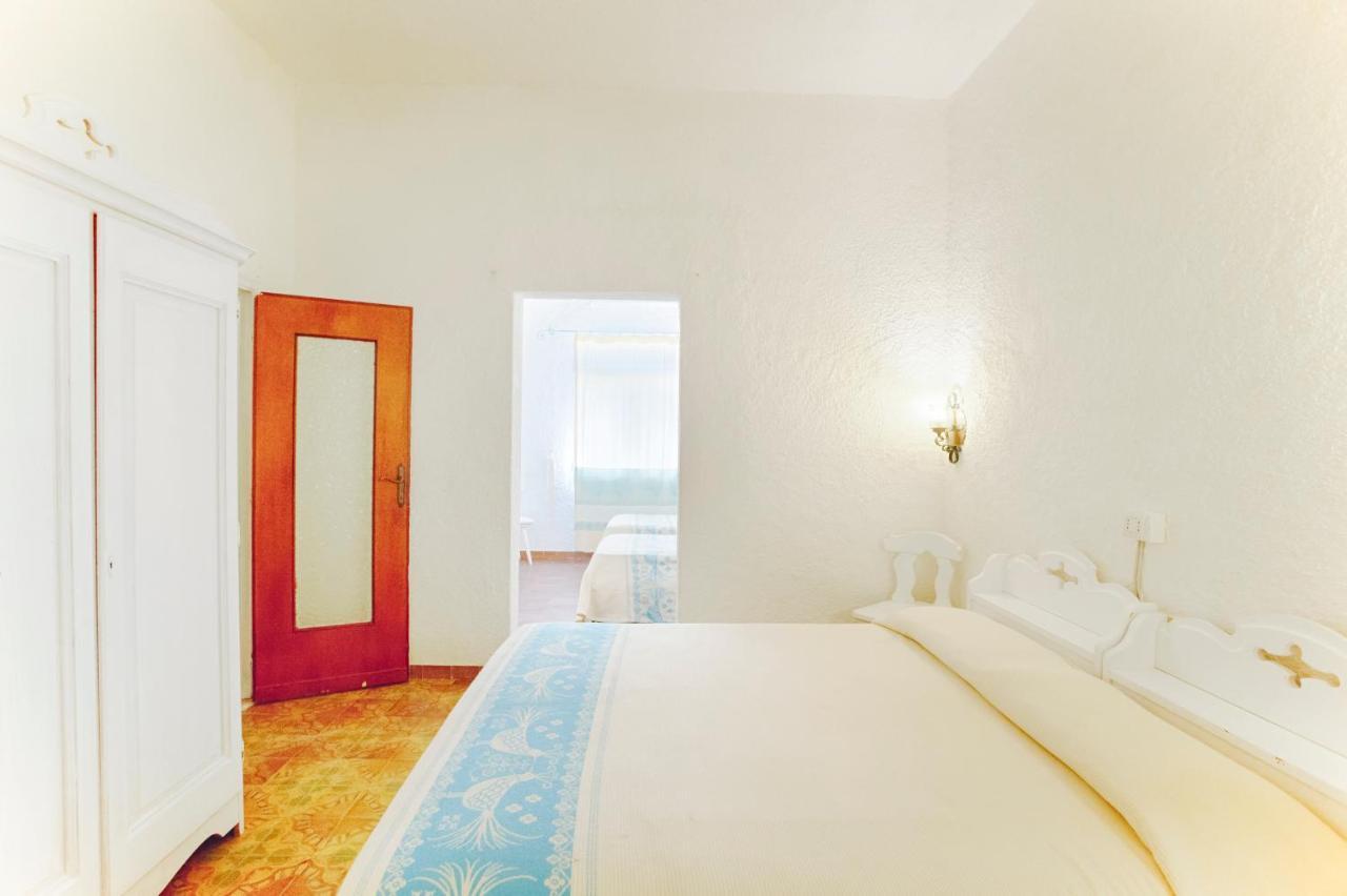 Hotel Al Faro San Teodoro  Ngoại thất bức ảnh