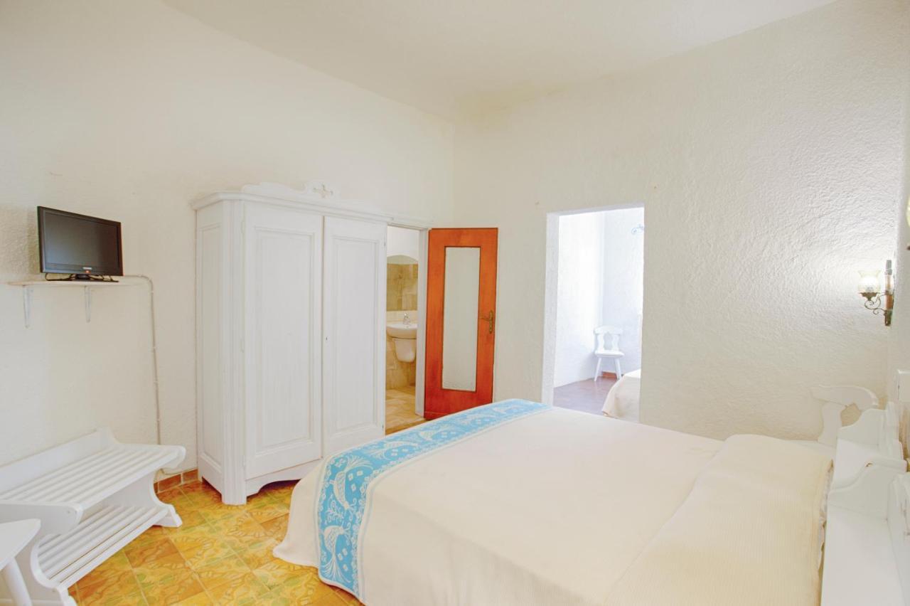 Hotel Al Faro San Teodoro  Ngoại thất bức ảnh
